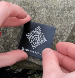 7 Powerful Ways to Use a QR Code on Gravestones - Funeraldirectorsliverpool